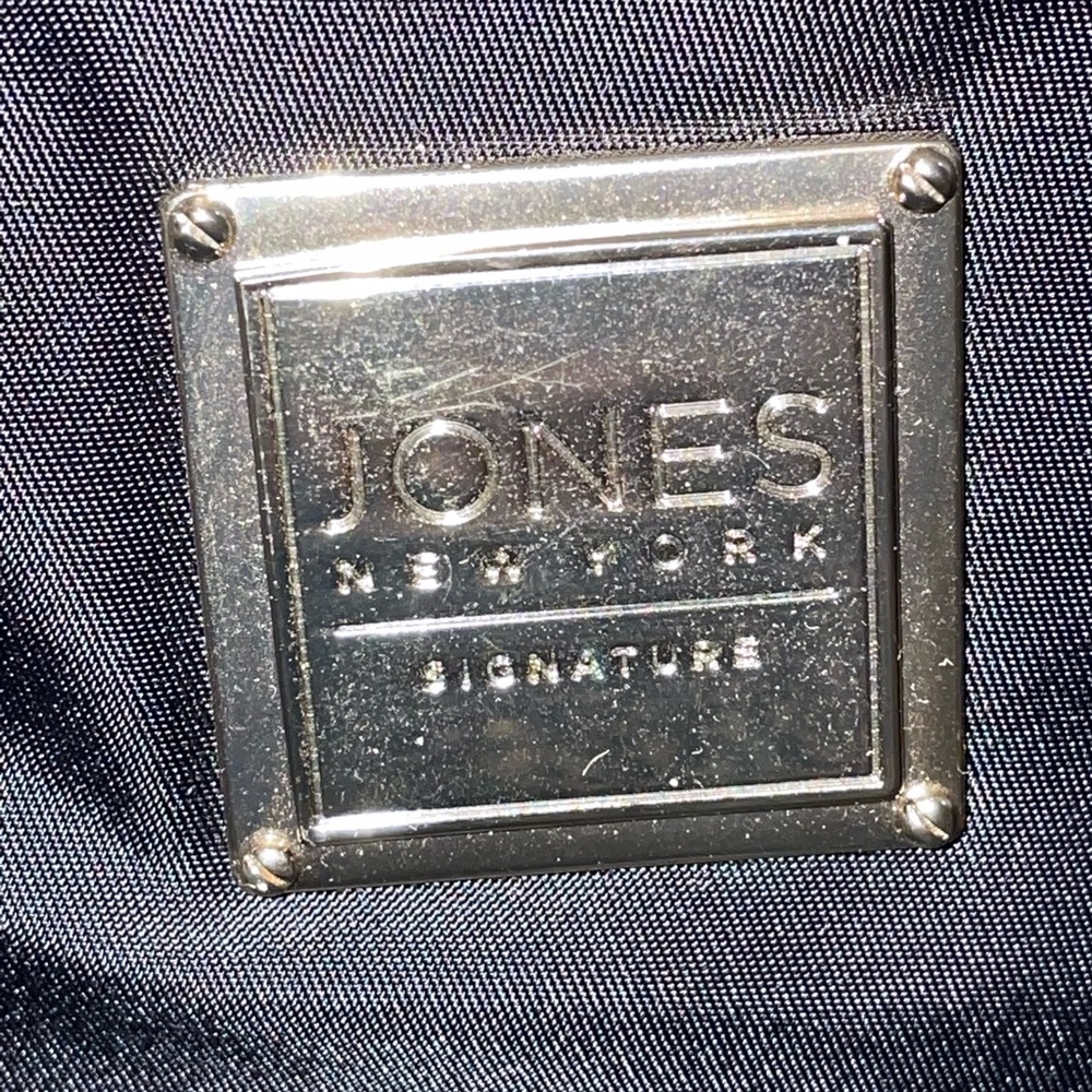 New Without Tags Jones of New York Black and Gold Backpack purse - Picture 9 of 9